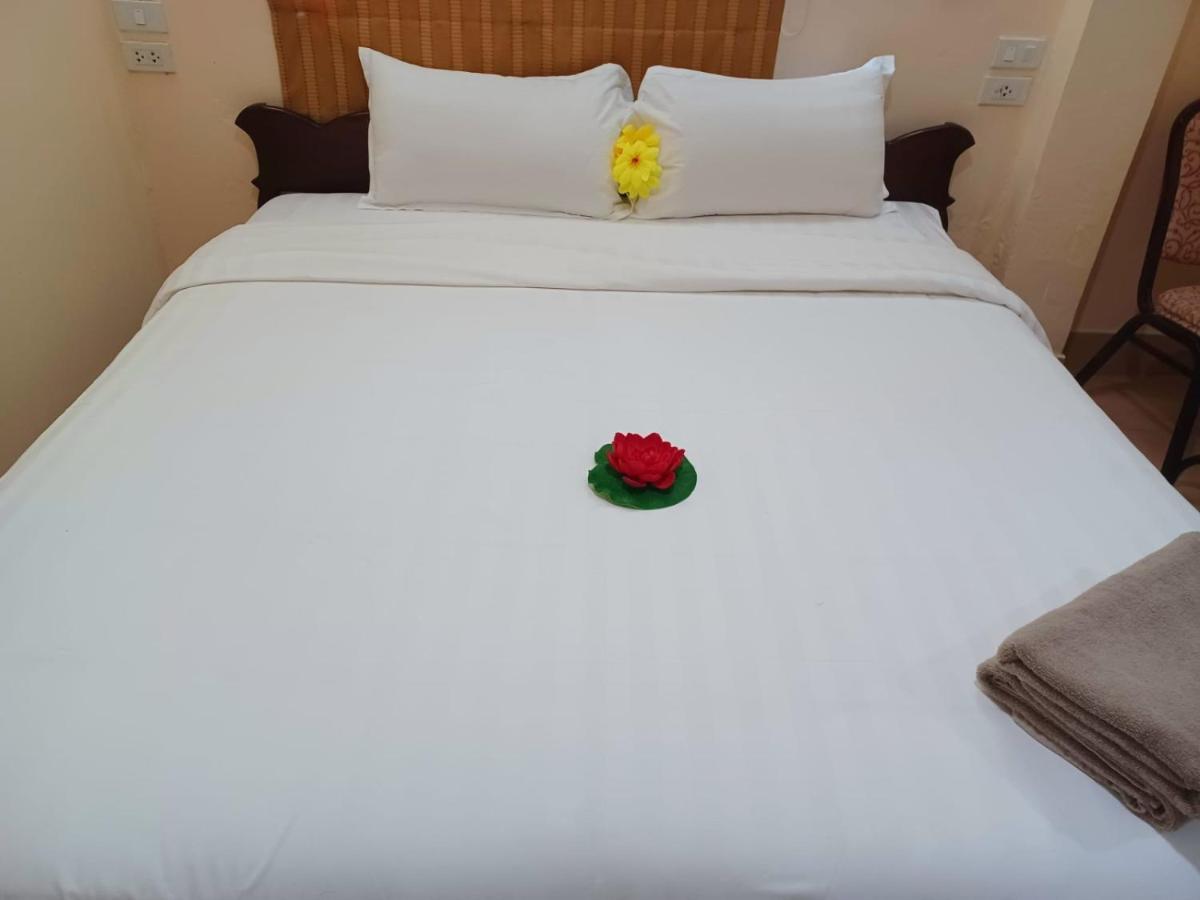 Happy Holidays Hotel パトン エクステリア 写真