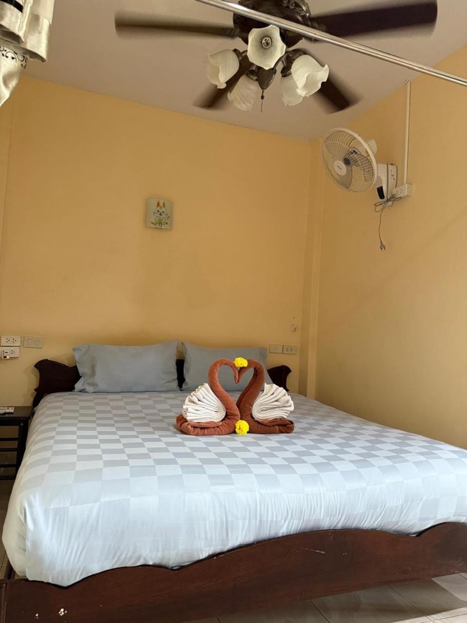 Happy Holidays Hotel パトン エクステリア 写真